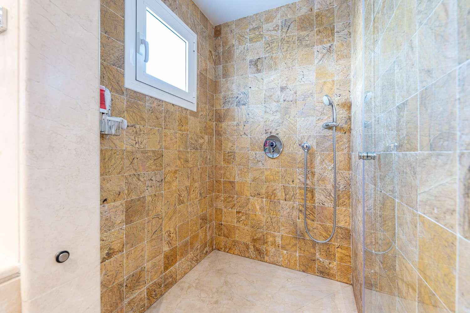 Villa in vendita a Benalmádena
