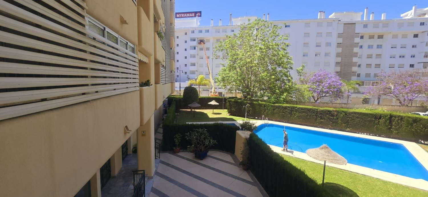 PISO DE DOS DORMITORIOS EN MYRAMAR PLAYA CON AMPLIA TERRAZA