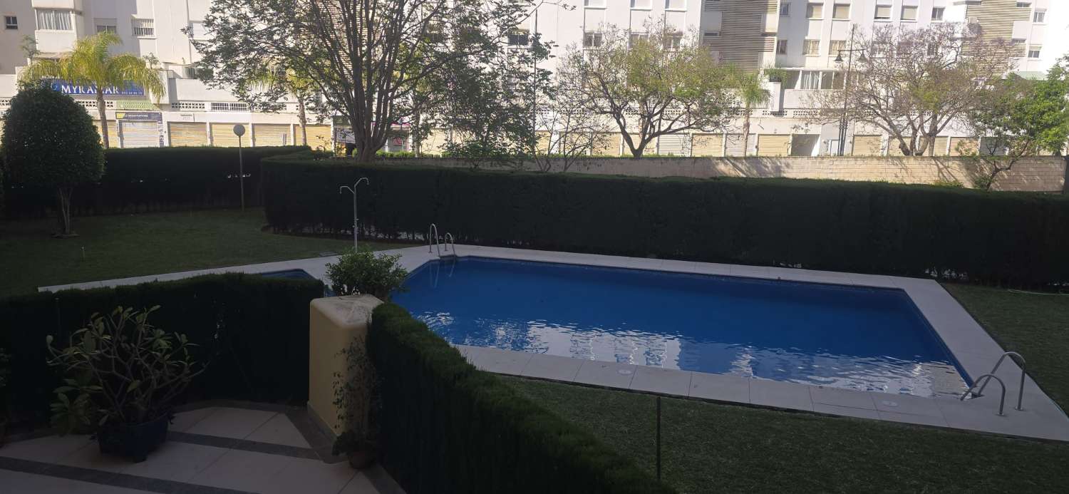 AMPLIO PISO DE DOS DORMITORIOS EN MYRAMAR PLAYA