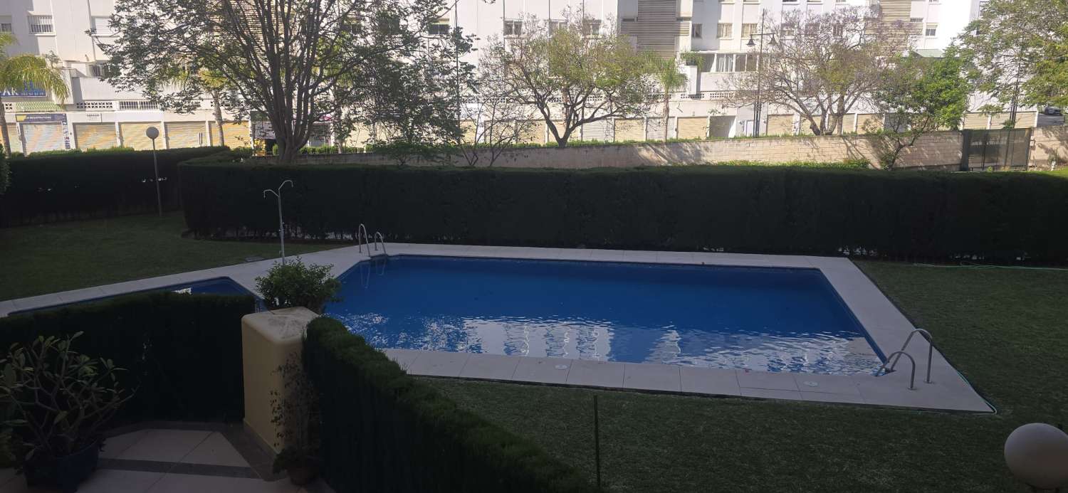 AMPLIO PISO DE DOS DORMITORIOS EN MYRAMAR PLAYA