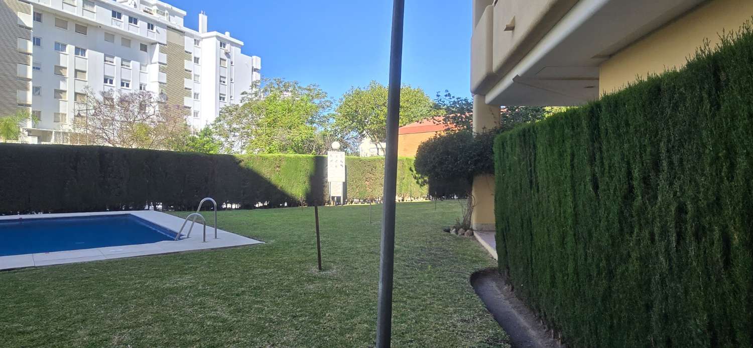 AMPLIO PISO DE DOS DORMITORIOS EN MYRAMAR PLAYA