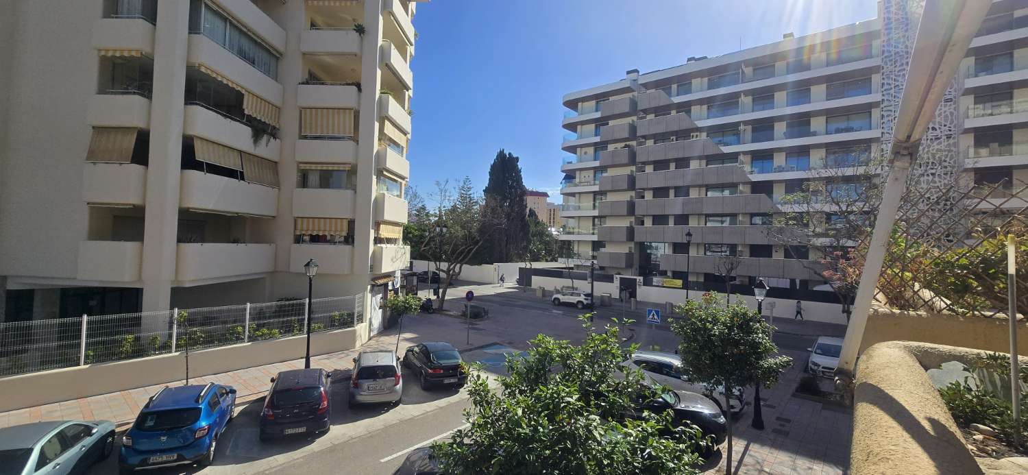 AMPLIO PISO DE DOS DORMITORIOS EN MYRAMAR PLAYA