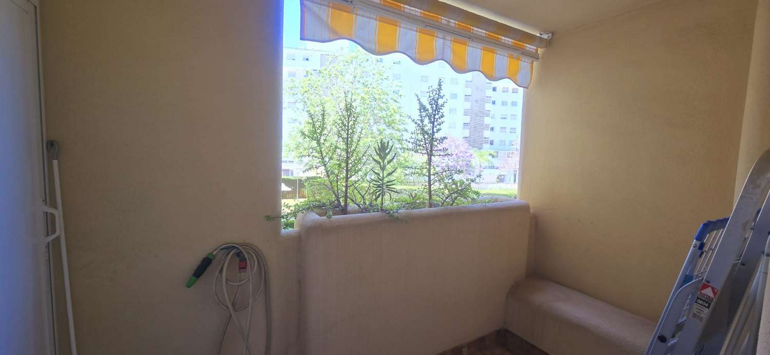 PISO DE DOS DORMITORIOS EN MYRAMAR PLAYA CON AMPLIA TERRAZA