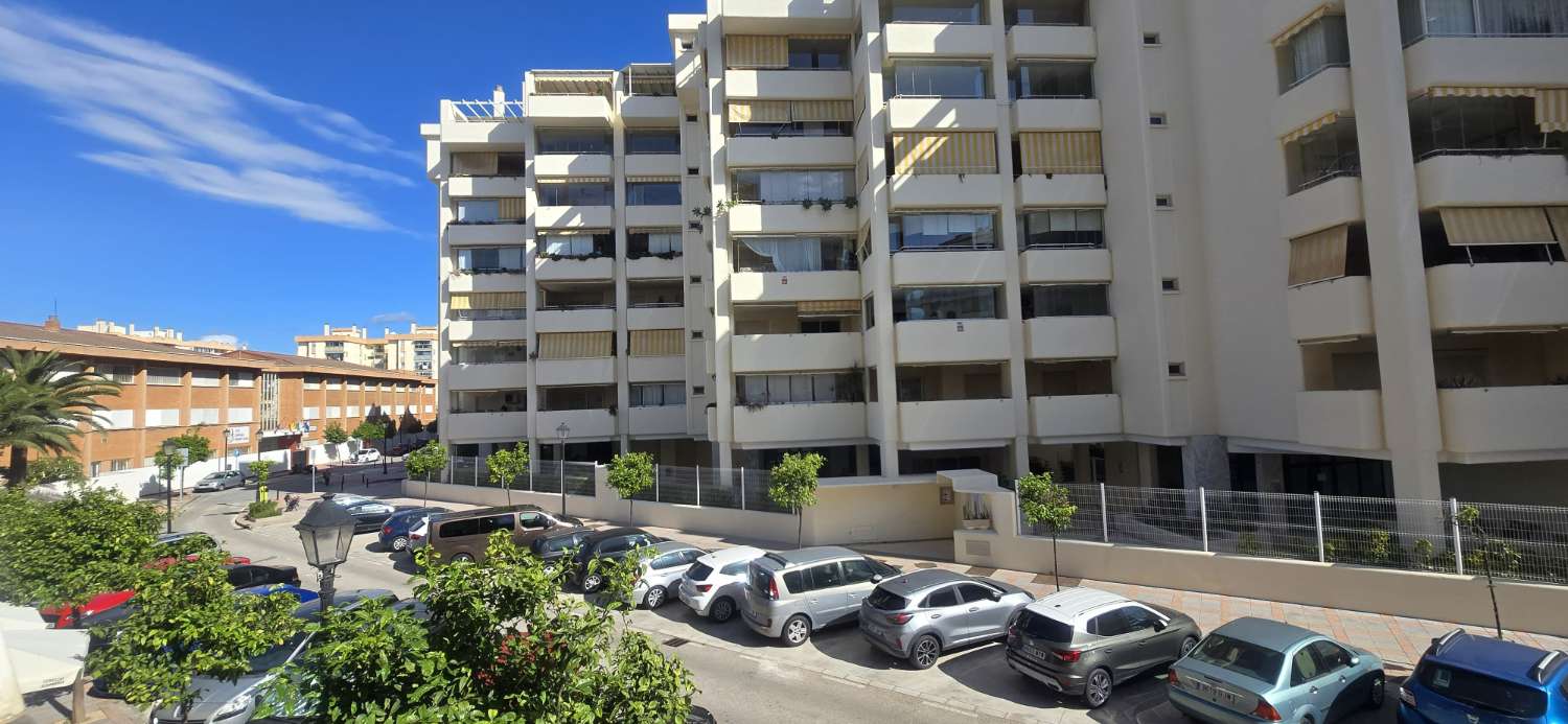 AMPLIO PISO DE DOS DORMITORIOS EN MYRAMAR PLAYA