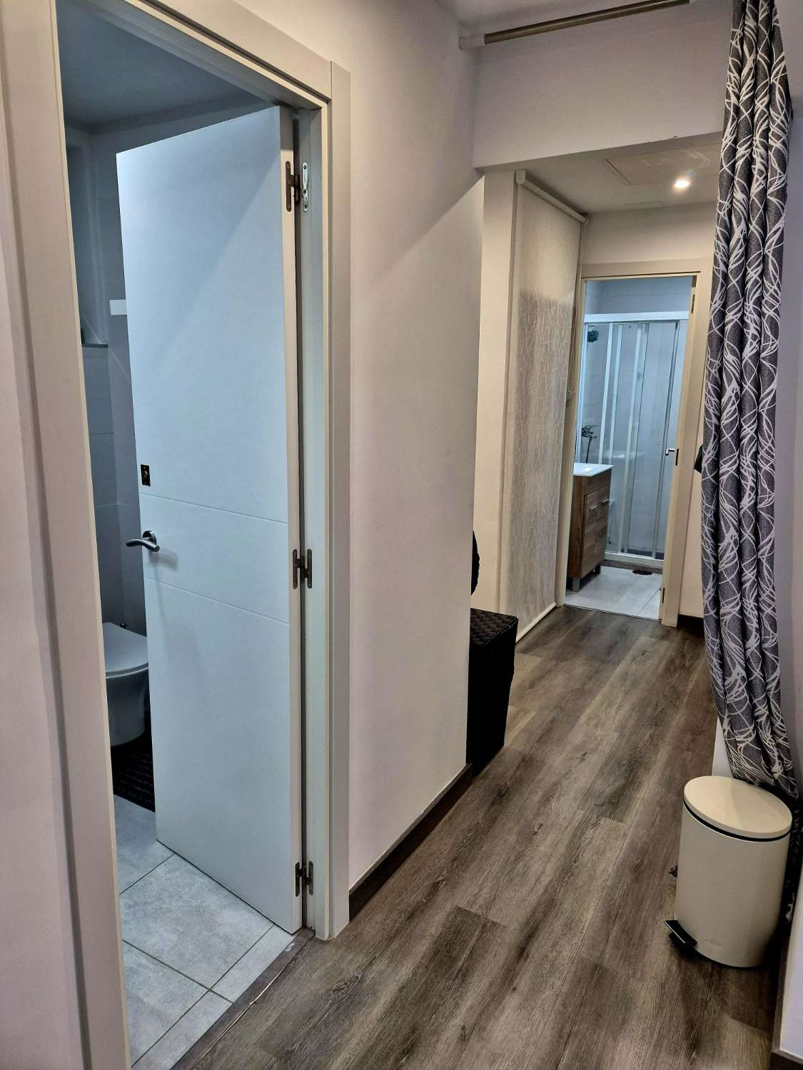 PISO DE DOS DORMITORIOS Y DOS BAÑOS CON EXCELENTE UBICACIÓN y PARKING COMUNITARIO