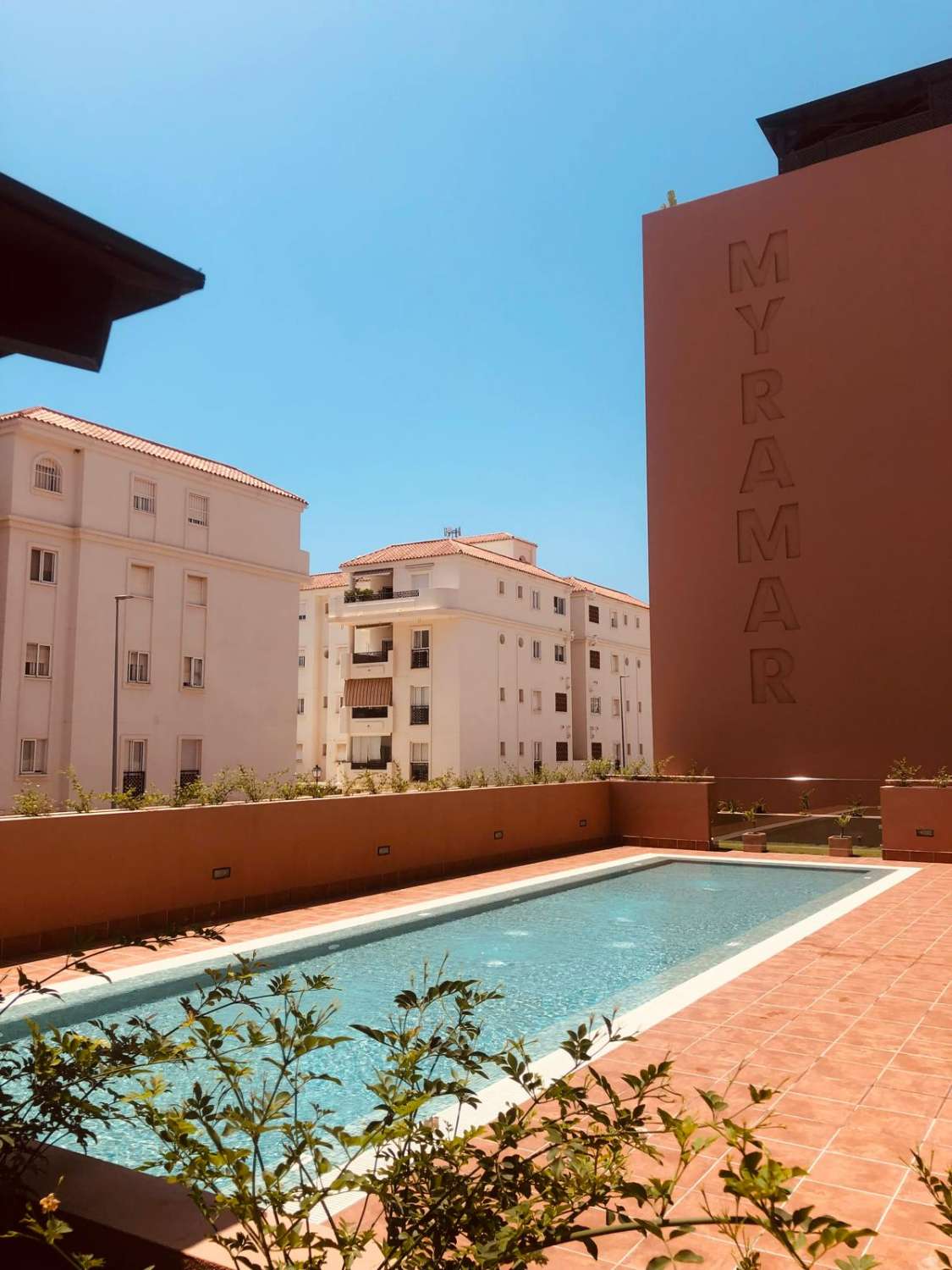 EN VENTA HERMOSO PISO EN BONITA URBANIZACIÓN RESIDENCIAL Y UBICACIÓN PERFECTA