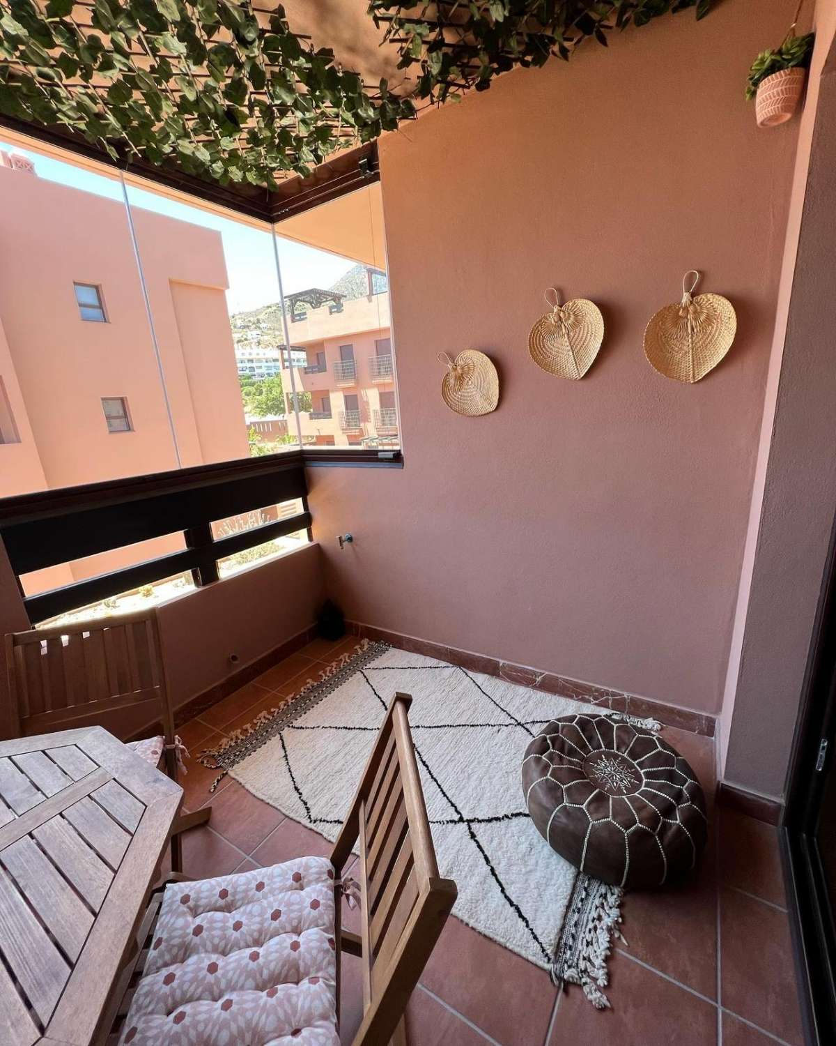 EN VENTA HERMOSO PISO EN BONITA URBANIZACIÓN RESIDENCIAL Y UBICACIÓN PERFECTA