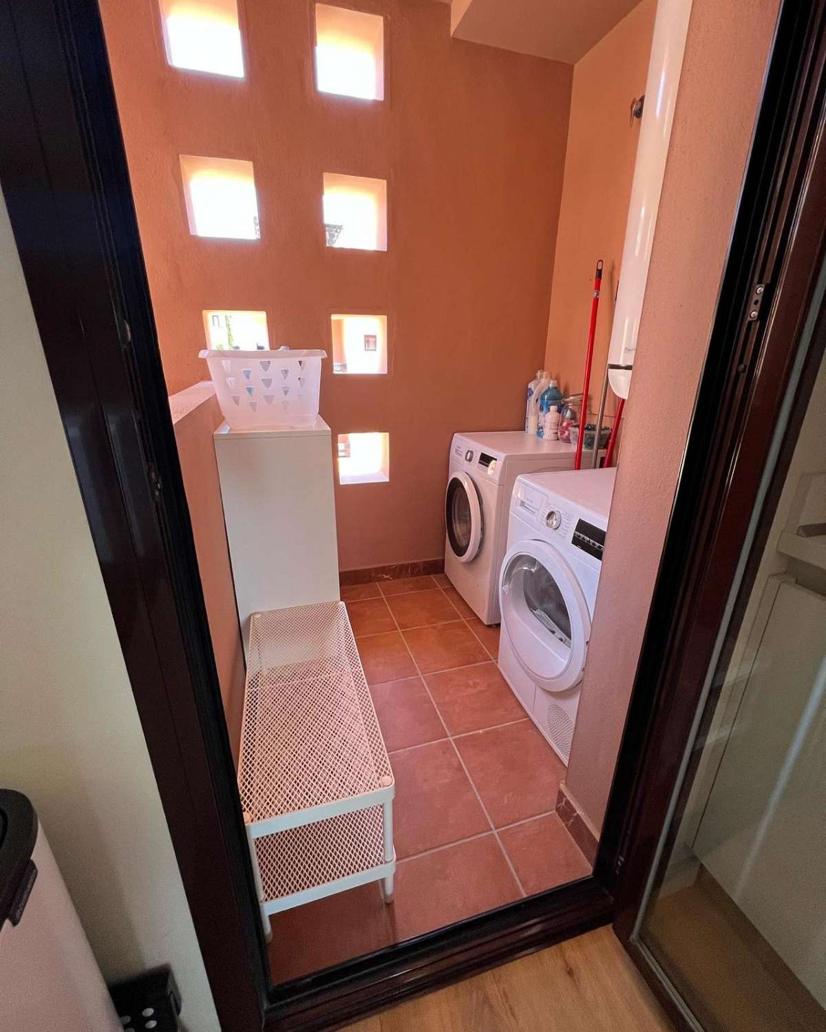 EN VENTA HERMOSO PISO EN BONITA URBANIZACIÓN RESIDENCIAL Y UBICACIÓN PERFECTA