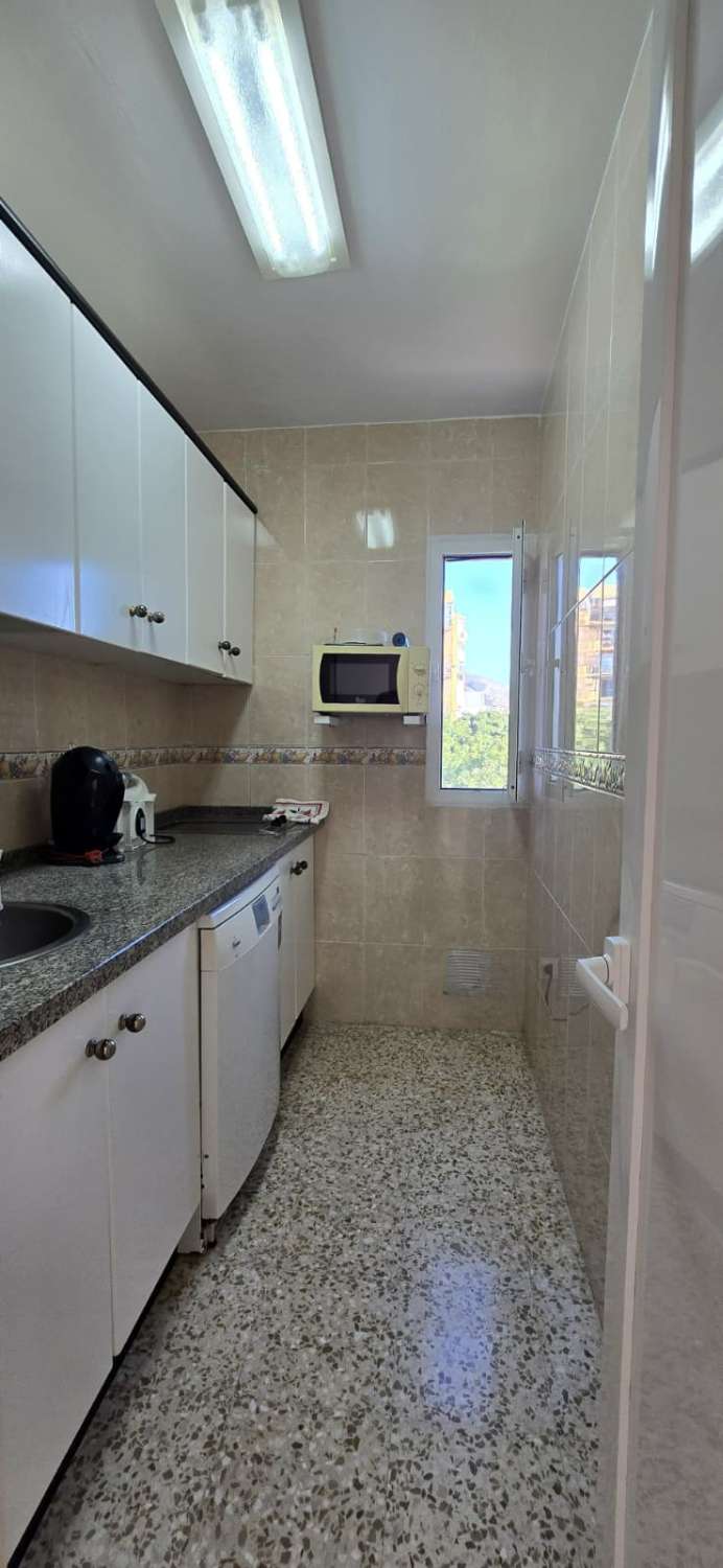 Luminoso piso en esquina con posibilidad de licencia turística en Gamonal – a 500 m de la playa