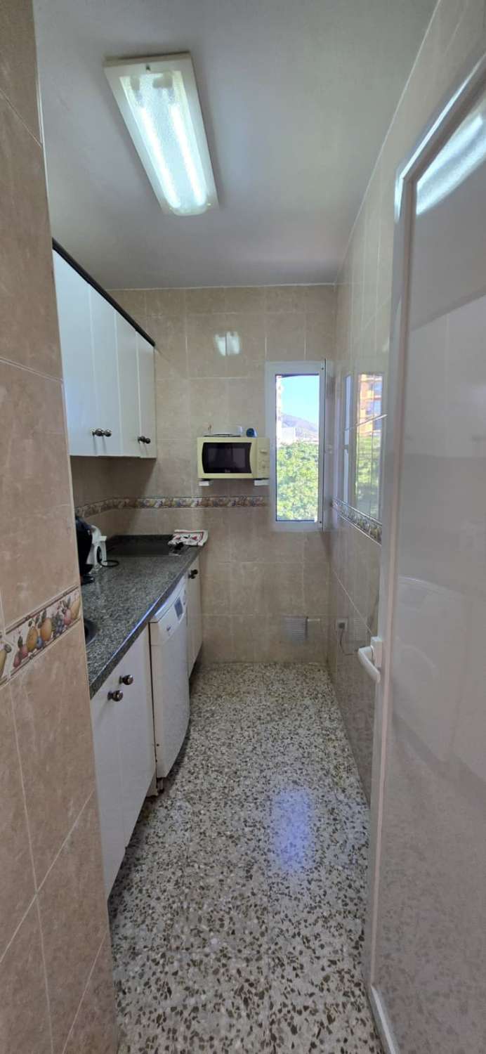 Luminoso piso en esquina con posibilidad de licencia turística en Gamonal – a 500 m de la playa