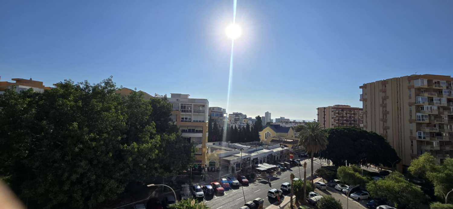 Luminoso piso en esquina con posibilidad de licencia turística en Gamonal – a 500 m de la playa