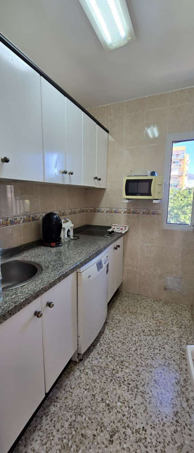 Luminoso piso en esquina con posibilidad de licencia turística en Gamonal – a 500 m de la playa