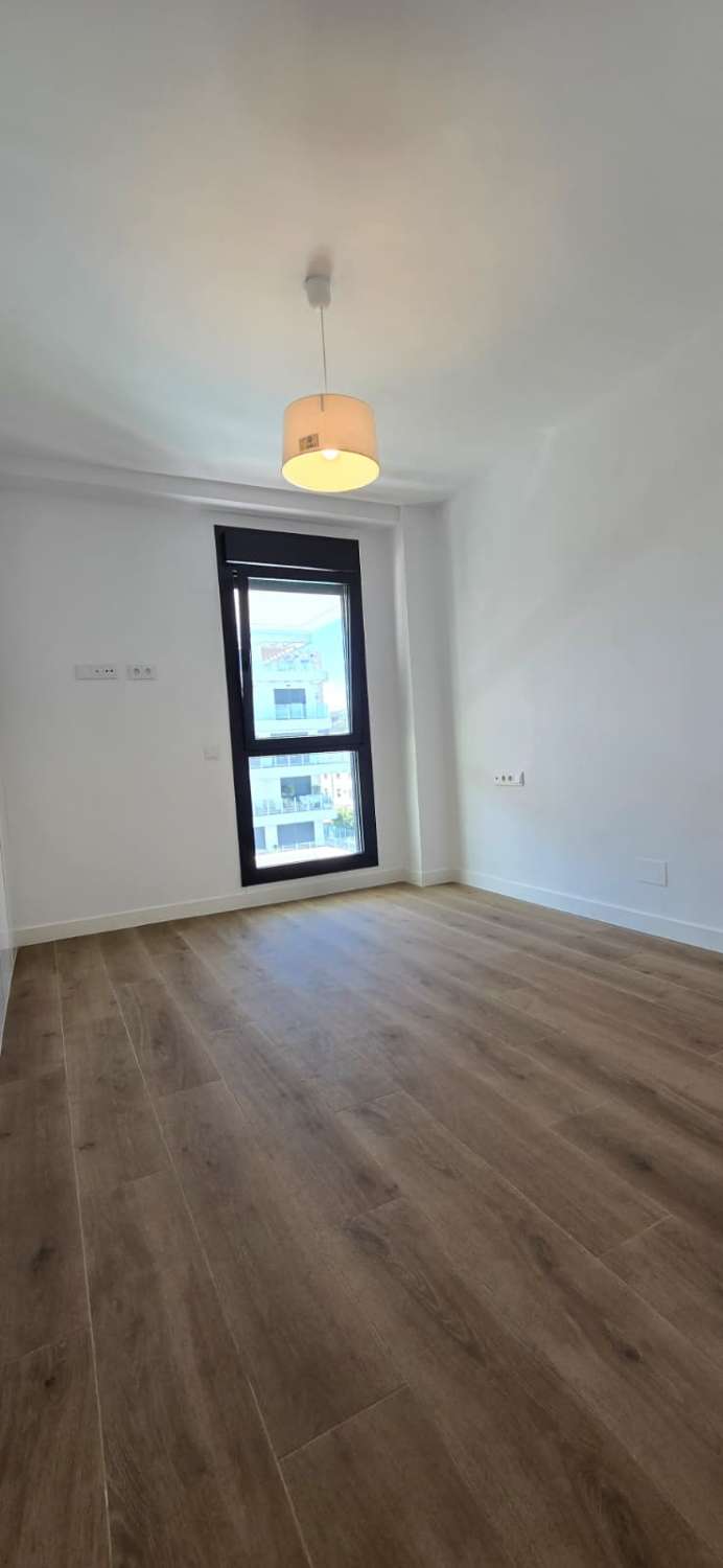 PISO  A ESTRENAR EN LOS ÁLAMOS, TORREMOLINOS