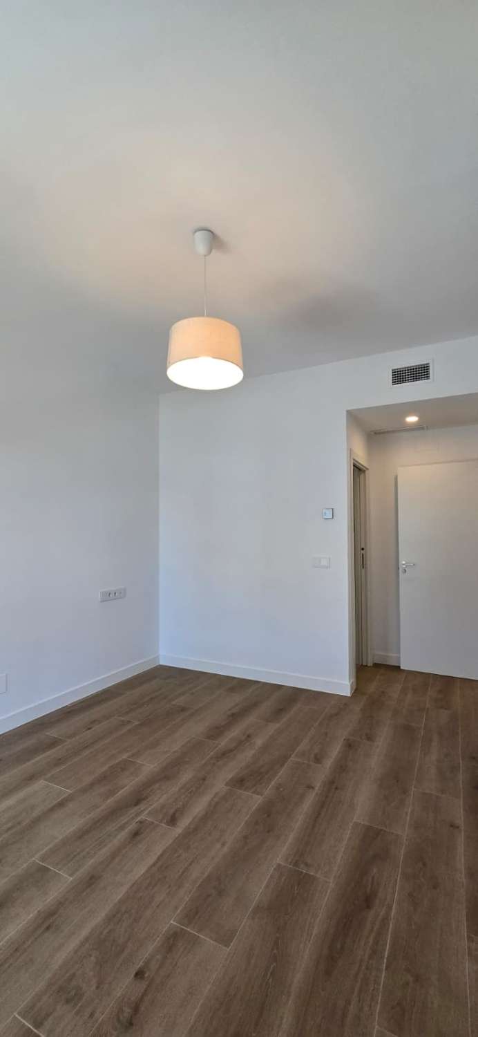 PISO  A ESTRENAR EN LOS ÁLAMOS, TORREMOLINOS