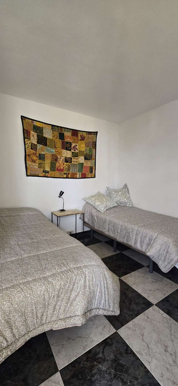 En venta piso con increíbles vistas al mar y licencia turística