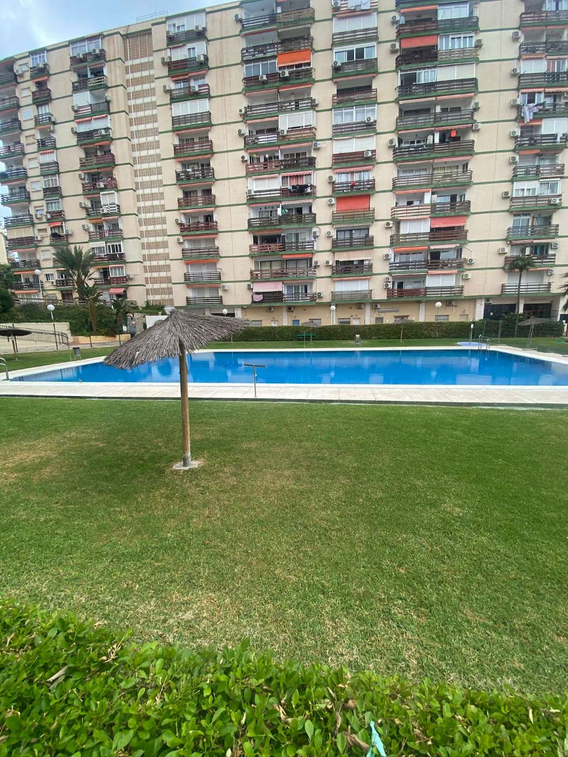 En venta piso con increíbles vistas al mar y licencia turística