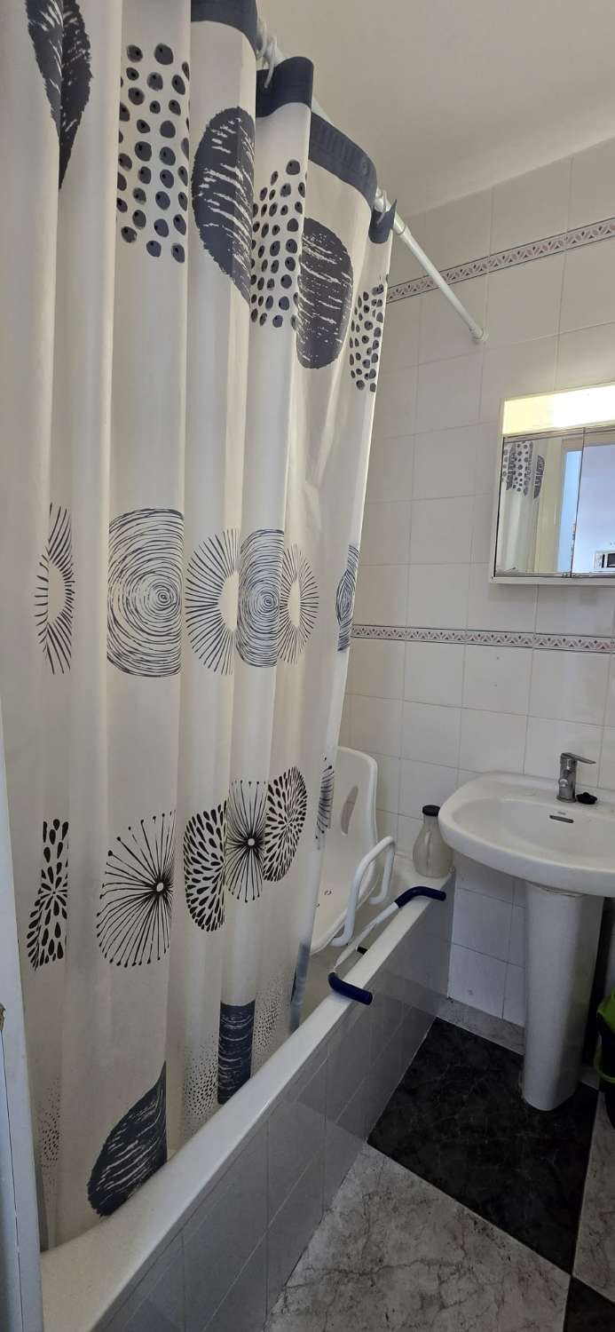 En venta piso con increíbles vistas al mar y licencia turística