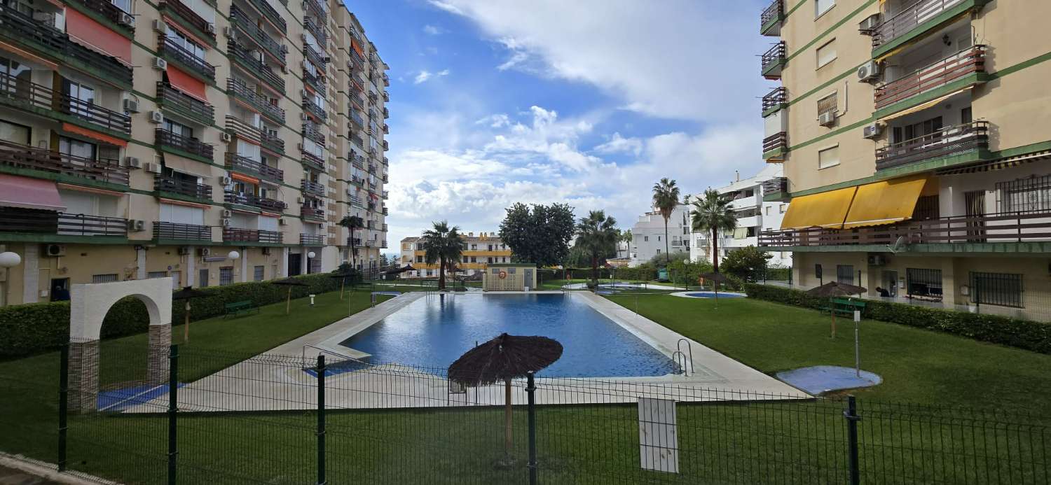 En venta piso con increíbles vistas al mar y licencia turística