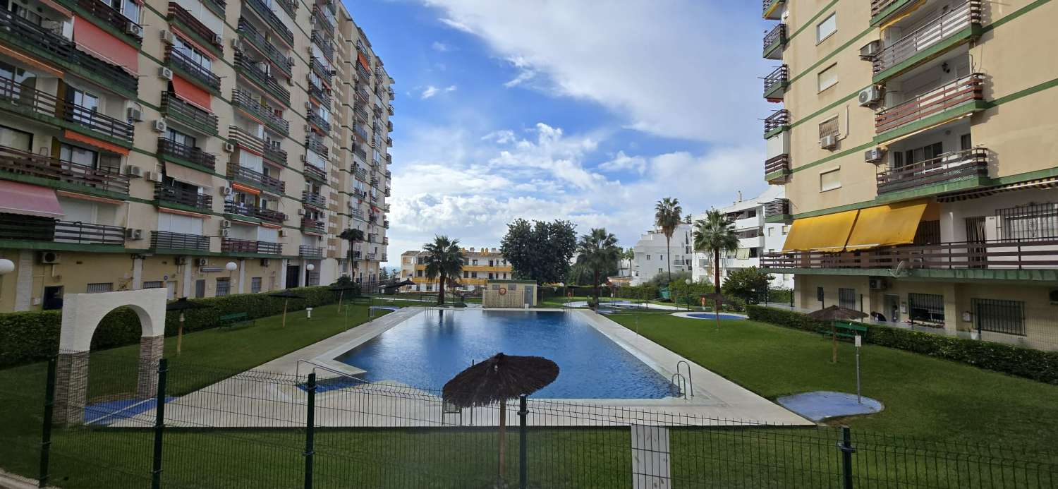 En venta piso con increíbles vistas al mar y licencia turística